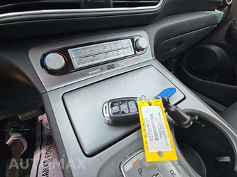 2021 Hyundai Kona Electric Limited - miniatura 8