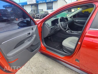 2021 Hyundai Sonata SE - miniatura 14