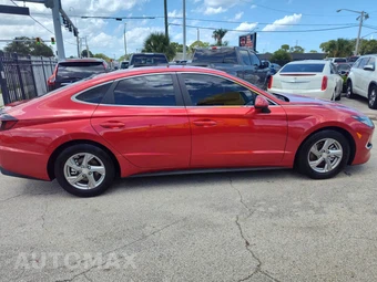 2021 Hyundai Sonata SE - miniatura 8