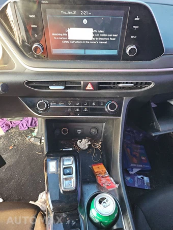 2021 Hyundai Sonata SE - miniatura 9