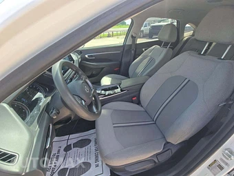 2021 Hyundai Sonata SE – miniatura 3