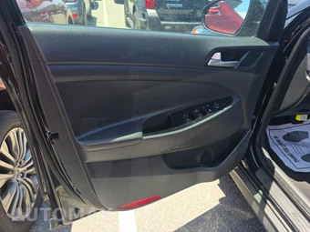 2021 Hyundai Tucson SE – miniatura 9