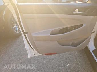 2021 Hyundai Tucson SE – miniatura 9