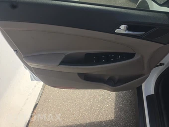 2021 Hyundai Tucson SE – miniatura 9