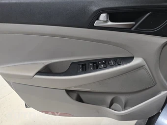 2021 Hyundai Tucson Value – miniatura 9