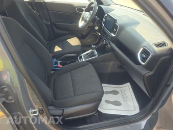 2021 Hyundai Venue SE - miniatura 8