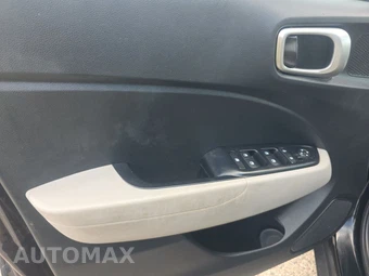 2021 Hyundai Venue SEL – miniatura 9