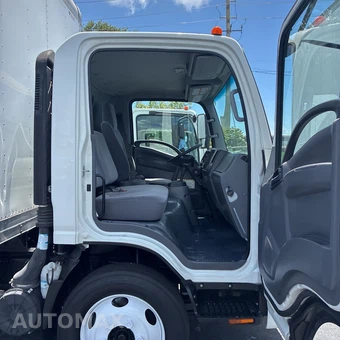 2021 Isuzu NQR Base - miniatura 17