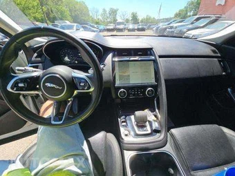 2021 Jaguar E-PACE SE – miniatura 10