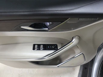 2021 Jaguar F-PACE S – miniatura 9