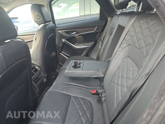 2021 Jaguar F-PACE S – miniatura 13