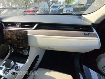 2021 Jaguar F-PACE S – miniatura 19