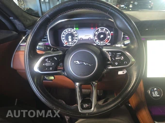 2021 Jaguar F-PACE SVR – miniatura 10