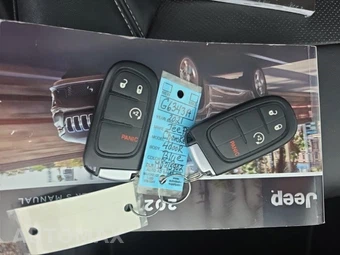 2021 Jeep Cherokee 80th Anniversary - miniatura 23