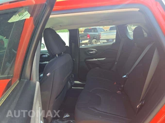 2021 Jeep Cherokee Latitude - miniatura 10