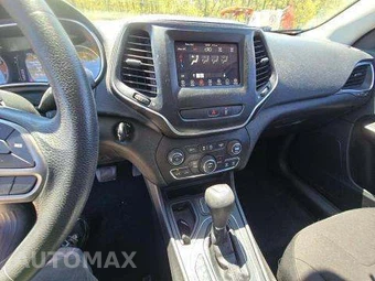 2021 Jeep Cherokee Latitude - miniatura 11