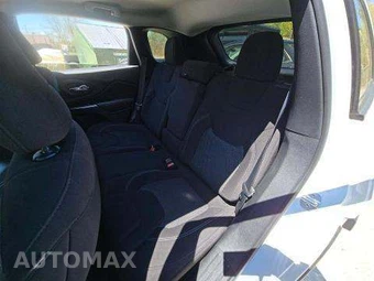 2021 Jeep Cherokee Latitude - miniatura 14