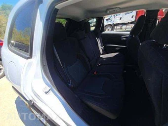 2021 Jeep Cherokee Latitude - miniatura 17