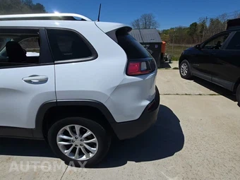 2021 Jeep Cherokee Latitude - miniatura 3