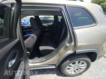 2021 Jeep Cherokee Latitude - miniatura 13