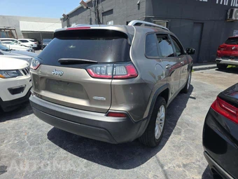 2021 Jeep Cherokee Latitude - miniatura 3