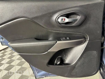 2021 Jeep Cherokee Latitude Lux - miniatura 41