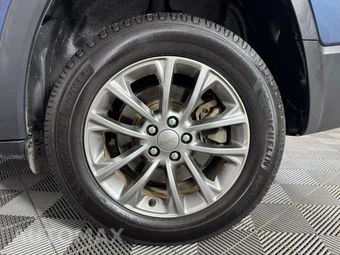 2021 Jeep Cherokee Latitude Lux - miniatura 44
