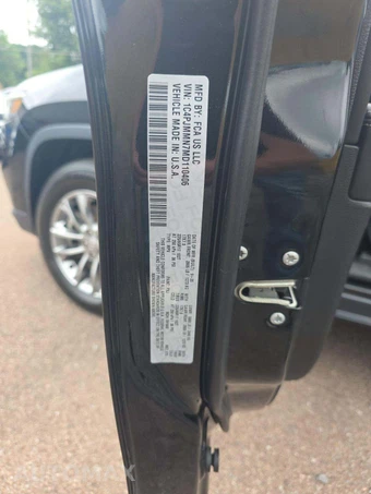 2021 Jeep Cherokee Latitude Lux - miniatura 2