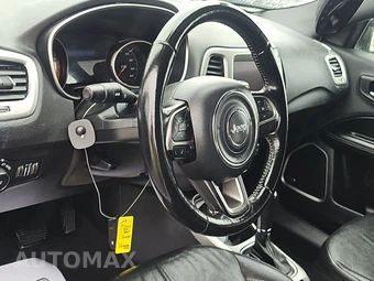 2021 Jeep Compass 80th Special Edition – miniatura 11