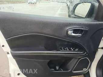 2021 Jeep Compass 80th Special Edition – miniatura 9