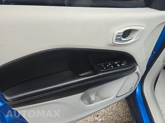 2021 Jeep Compass Latitude - miniatura 9