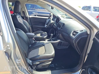 2021 Jeep Compass Latitude - miniatura 8
