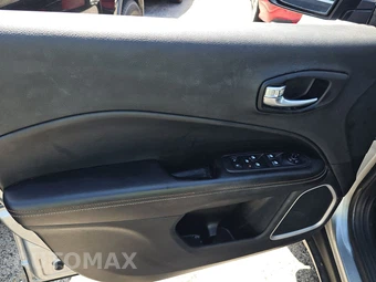 2021 Jeep Compass Latitude - miniatura 9