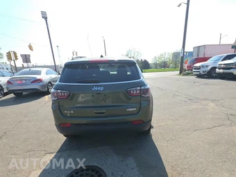 2021 Jeep Compass Latitude - miniatura 4
