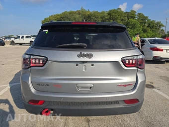 2021 Jeep Compass Trailhawk - miniatura 5