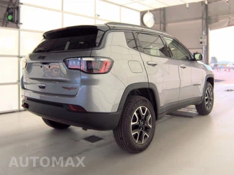2021 Jeep Compass Trailhawk - miniatura 4