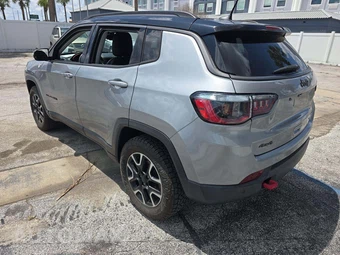 2021 Jeep Compass Trailhawk - miniatura 2