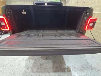 2021 Jeep Gladiator Overland Crew Cab Medium Bed - miniatura 14