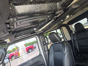 2021 Jeep Gladiator Overland Crew Cab Medium Bed - miniatura 17