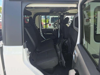 2021 Jeep Gladiator Overland Crew Cab Medium Bed - miniatura 13