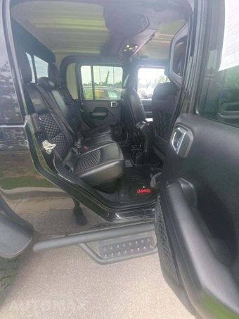 2021 Jeep Gladiator Rubicon Crew Cab Medium Bed - miniatura 16