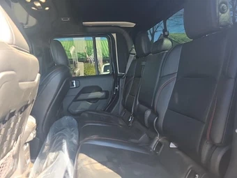 2021 Jeep Gladiator Rubicon Crew Cab Medium Bed - miniatura 16