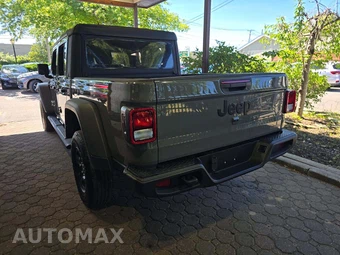 2021 Jeep Gladiator Rubicon Crew Cab Medium Bed - miniatura 2