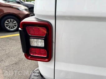 2021 Jeep Gladiator Rubicon Crew Cab Medium Bed - miniatura 30