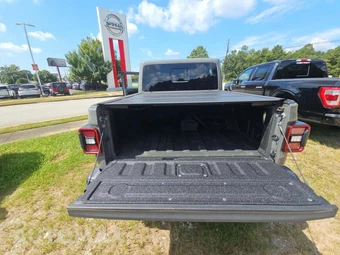 2021 Jeep Gladiator Rubicon Crew Cab Medium Bed - miniatura 14