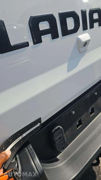 2021 Jeep Gladiator Rubicon Crew Cab Medium Bed - miniatura 21