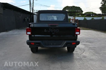 2021 Jeep Gladiator Sport Crew Cab Medium Bed - miniatura 4