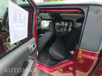 2021 Jeep Gladiator Sport S Edition Crew Cab Medium Bed - miniatura 13