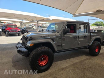 2021 Jeep Gladiator Willys Crew Cab Medium Bed