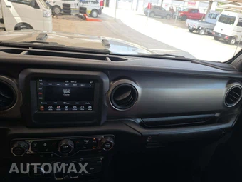 2021 Jeep Gladiator Willys Crew Cab Medium Bed - miniatura 10